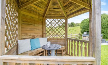 2 Bed in Devils Bridge 1