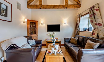 2 Bed in Ellastone 2