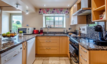 2 Bed in Ellastone 9