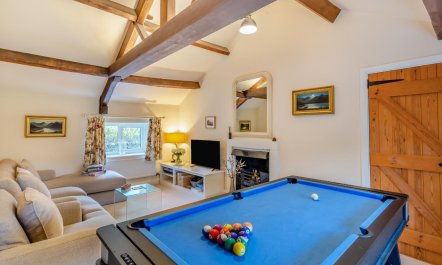 3 Bed in Horsehouse 2