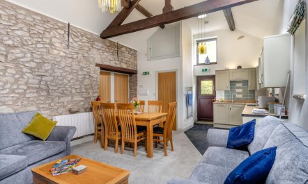 3 Bed in Earl Sterndale 1