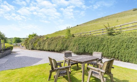 3 Bed in Earl Sterndale