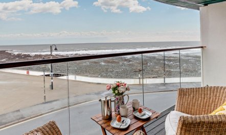 2 Bed in Westward Ho 1