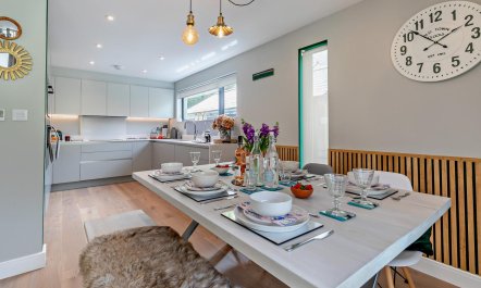 3 Bed in Hellandbridge 9