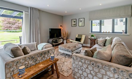 3 Bed in Hellandbridge 2