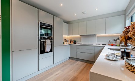 3 Bed in Hellandbridge 7