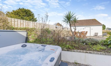 4 Bed in St. Merryn 1