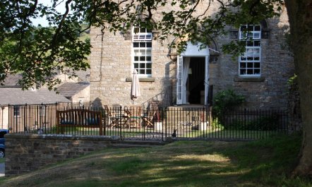 3 Bed in Bainbridge 2