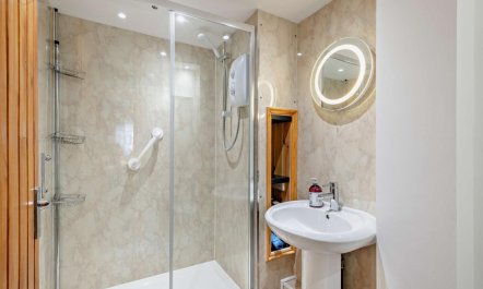 2 Bed in Burnham Market 9