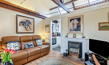 2 Bed in Burnham Market 1