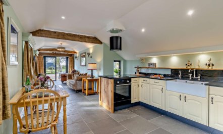 1 Bed in Saltfleetby 9