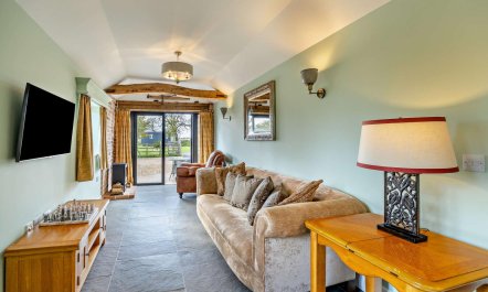 1 Bed in Saltfleetby 2