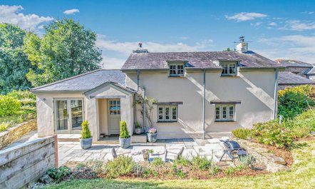 1 Bed in Polbathic 7