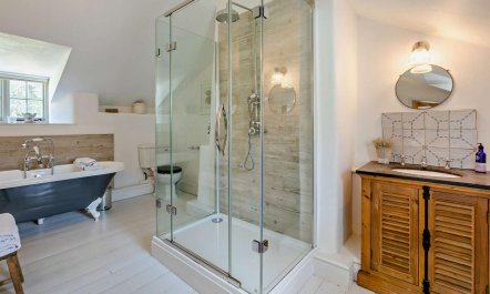 1 Bed in Polbathic 5