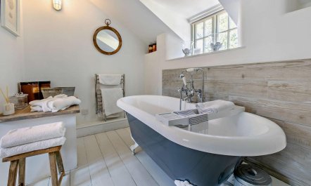 1 Bed in Polbathic 6