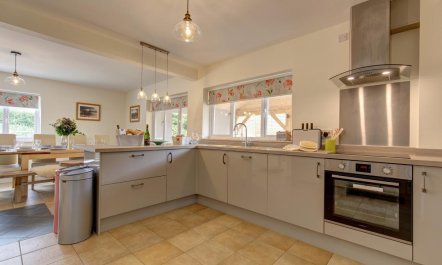 5 Bed in South Raynham 3