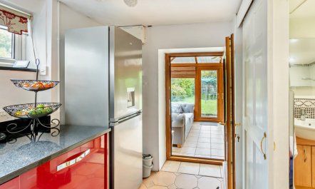 3 Bed in Lea Bridge 7