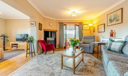 4 Bed in Ainthorpe 3