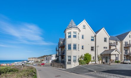 2 Bed in Watergate Bay 7