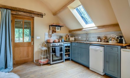 2 Bed in Cwmdu 5