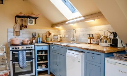2 Bed in Cwmdu 6