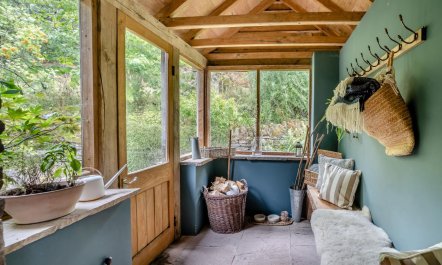 2 Bed in Cwmdu 4