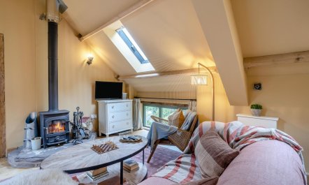 2 Bed in Cwmdu 2