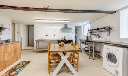 9 Bed in Nether Stowey 6