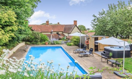 9 Bed in Nether Stowey