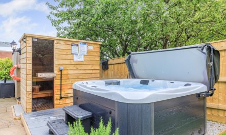 9 Bed in Nether Stowey 1