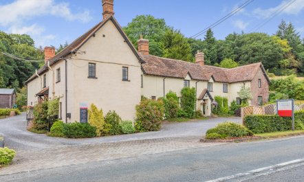 9 Bed in Nether Stowey 3
