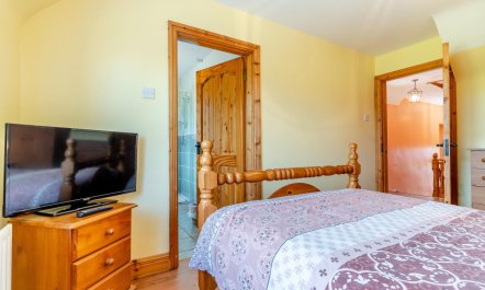 4 Bed in Donegal Town 9