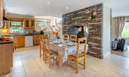 4 Bed in Killarney 3
