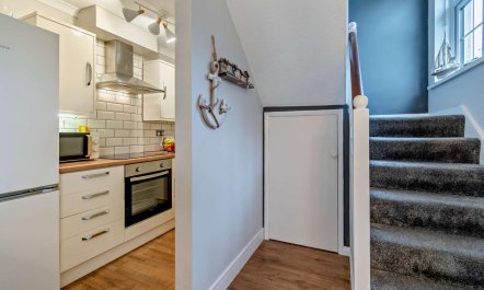 2 Bed in Aberporth 6