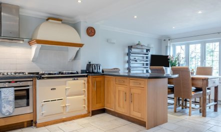 6 Bed in Wootton Bridge 3