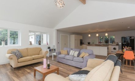4 Bed in Henley-in-Arden 1