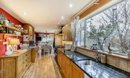 3 Bed in Huddersfield 8