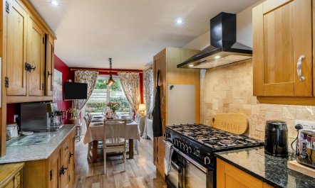 3 Bed in Huddersfield 9