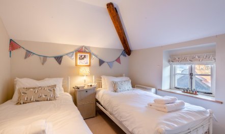 2 Bed in Langham 5