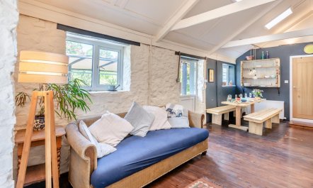 4 Bed in Black Torrington 6