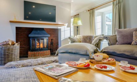 6 Bed in Largs 2