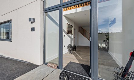 6 Bed in Llanarthney 7