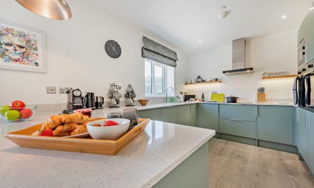 6 Bed in Llanarthney 2