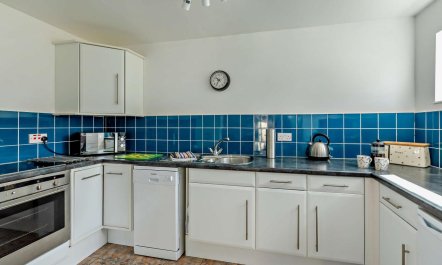 3 Bed in Blue Anchor 4