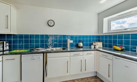 3 Bed in Blue Anchor 5