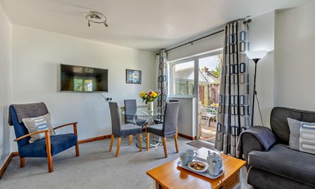 3 Bed in Blue Anchor 2