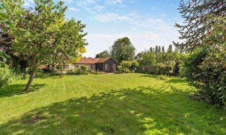 3 Bed in Sweffling 1