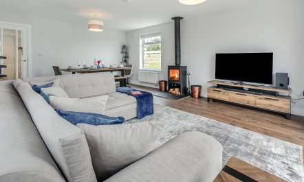 3 Bed in Praa Sands 1