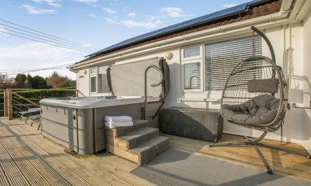 3 Bed in Praa Sands 3