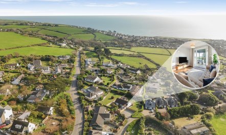 3 Bed in Praa Sands 0